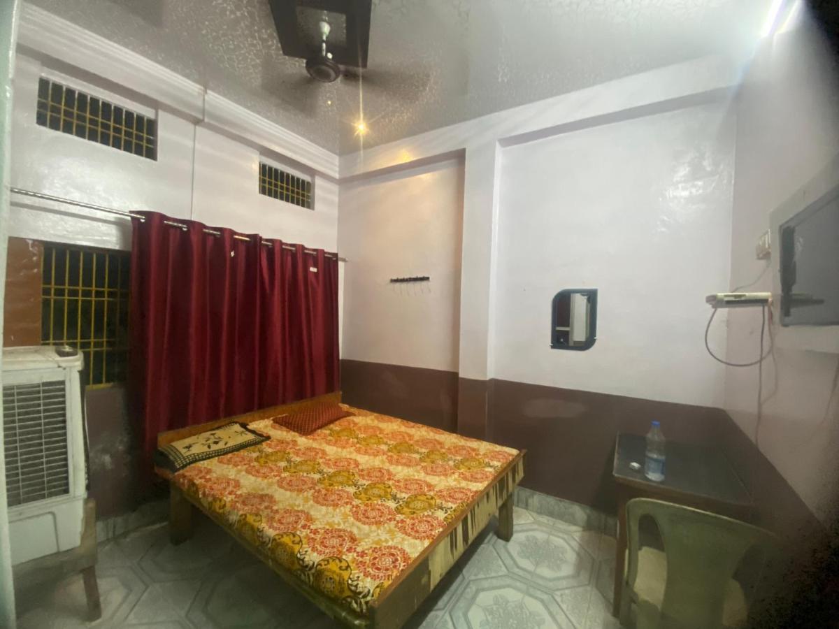 Hotel Yatri Niwas Варанаси Экстерьер фото